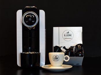 ACTIE! SGL Smarty Koffiecupmachine met gratis cups en servies